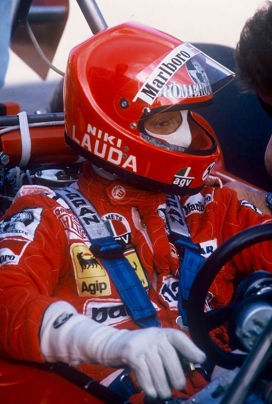 Niki Lauda X1 AGV Helmet (1)