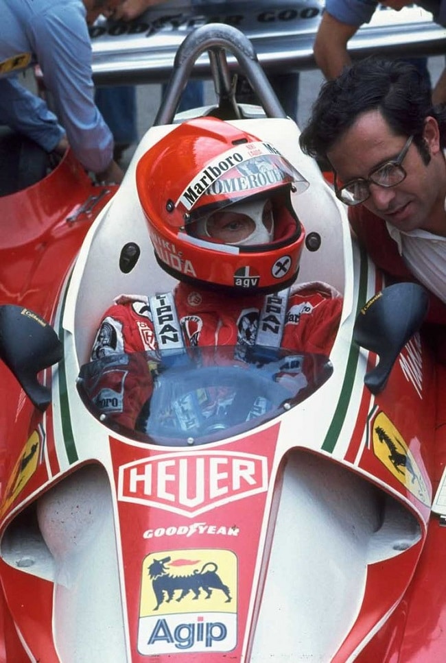 Niki Lauda X1 AGV Helmet (6)